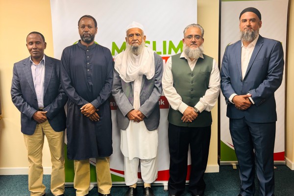 IOM Chief of Staff Mohammed Abdiker Visits Muslim Charity Headquarters in Retford